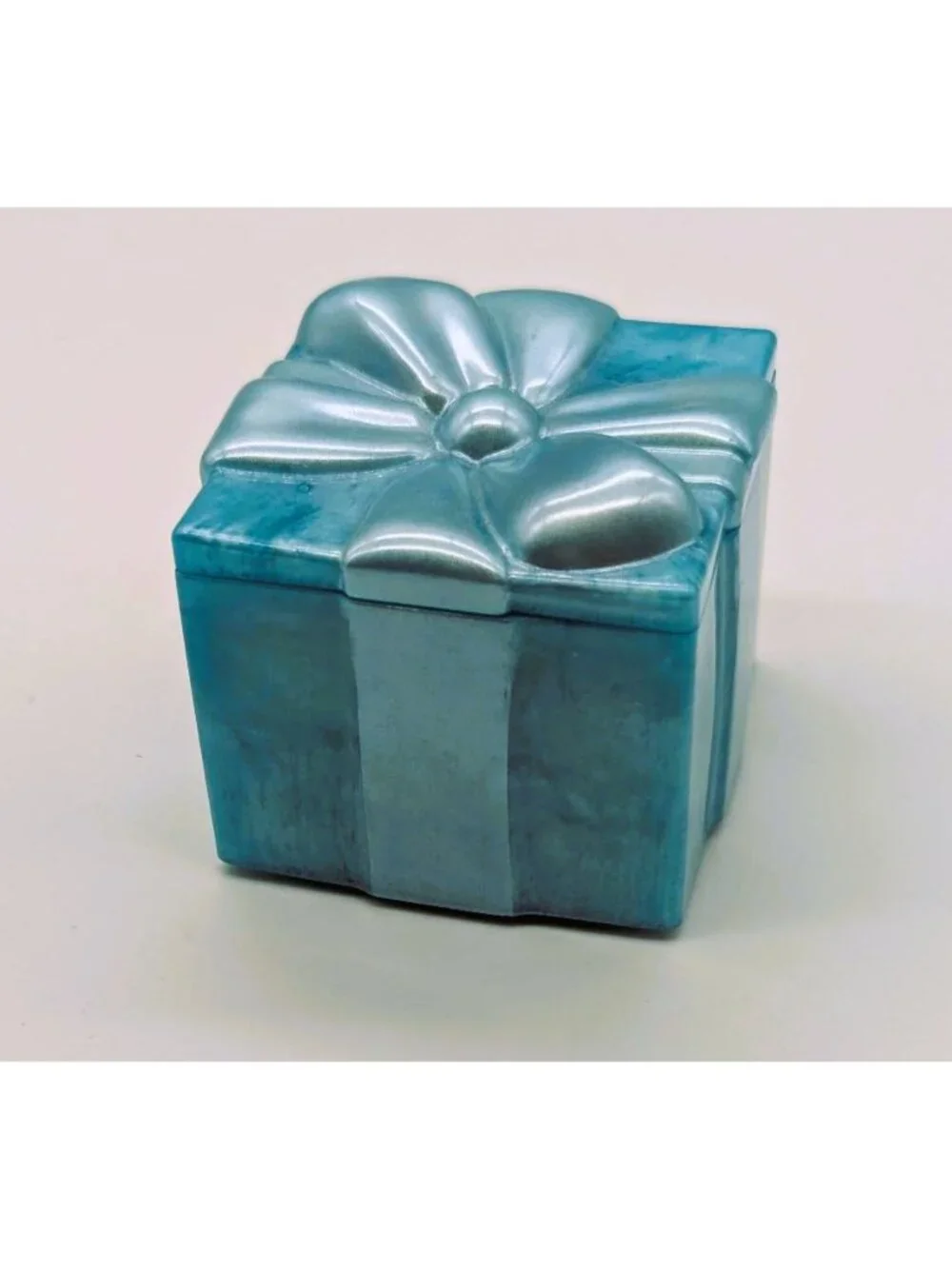 Blue Resin Gift Box With Silver Bow Lid 2.5